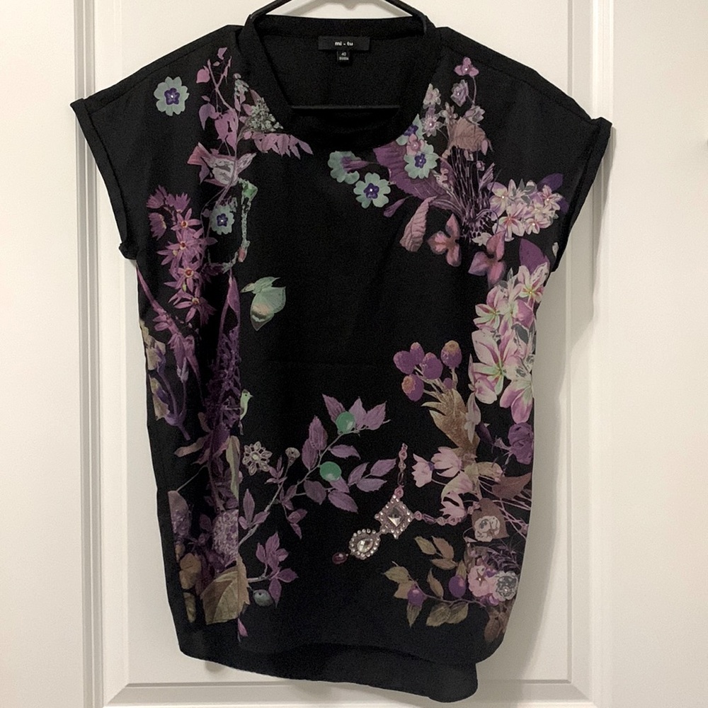 mi-tu Floral Flowy Top